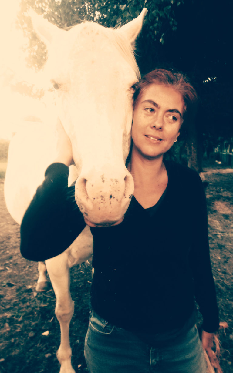 Monnaie Esperanza Photo 2025 768x1230